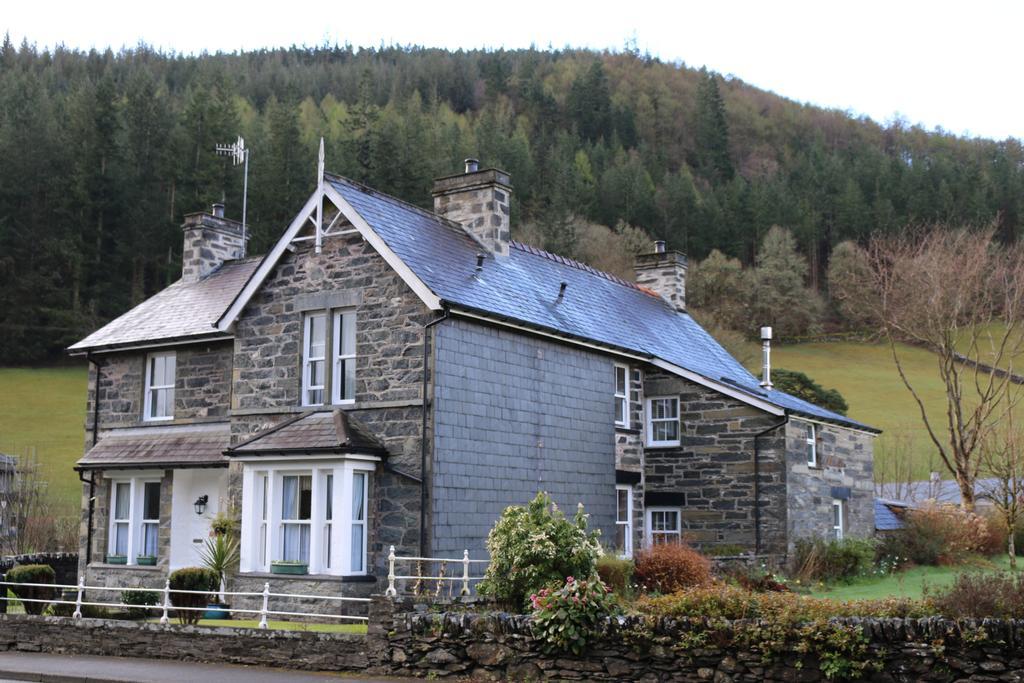 Bod Gwynedd Bed And Breakfast 베투스 이 코이드 외부 사진